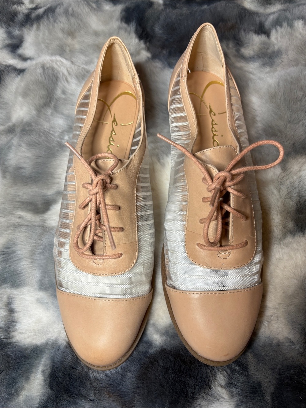 Nude & White Lace-Up Women's Oxfords